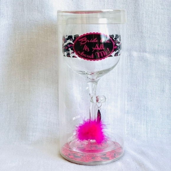 NIB Fancy Glass MINX Collector Bride-To-Be Vine Glass Pink Black Fur Charm Glass - Picture 2 of 4